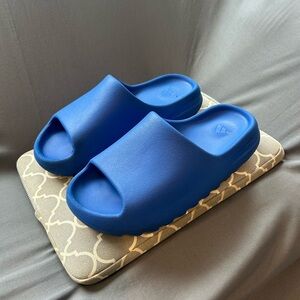 yeezy slide coffee ash